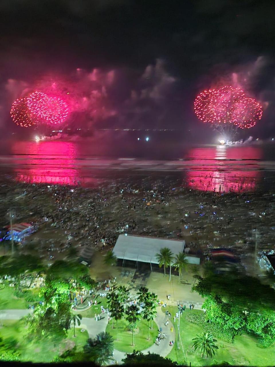 Apartamentos Na Praia Do Gonzaga Frente Mar Com Estacionamento 桑托斯 客房 照片